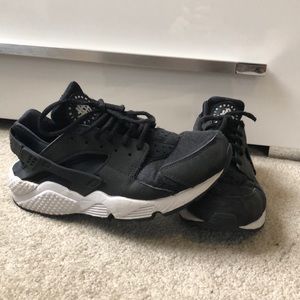 black nike air huaraches